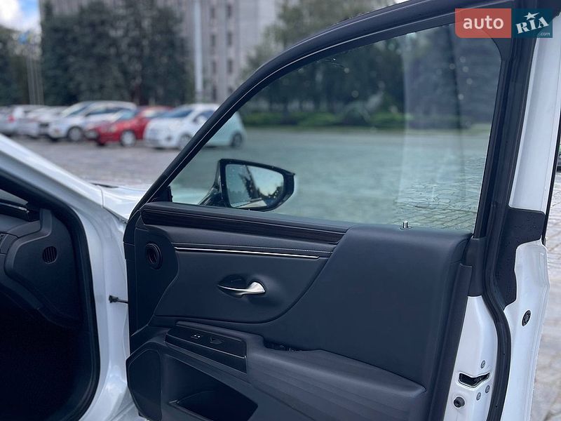 Седан Lexus ES 2019 в Кременчуге