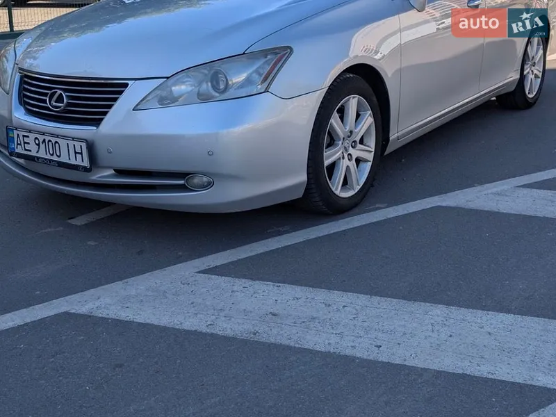 Lexus ES