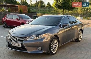 Седан Lexus ES 2013 в Умани Седан Lexus ES 2013 в Умани