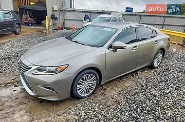 Lexus ES  2017