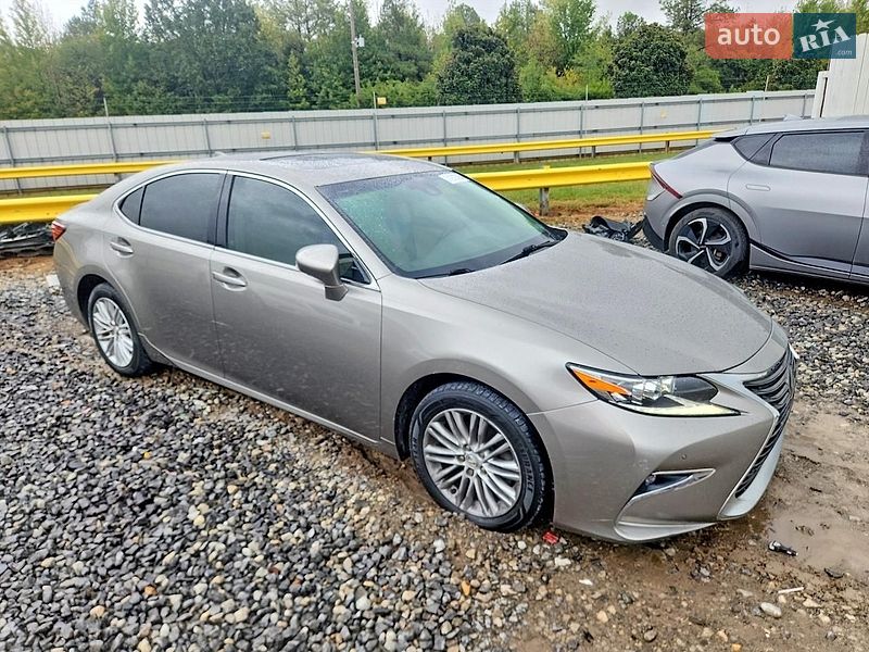Седан Lexus ES 2017 в Чернігові