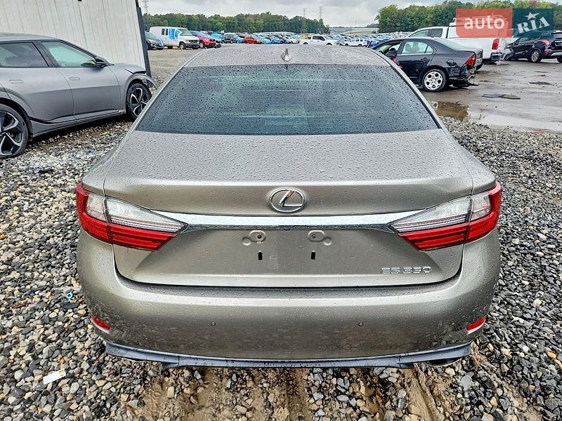 Седан Lexus ES 2017 в Чернігові