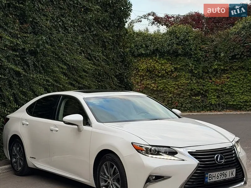Lexus ES