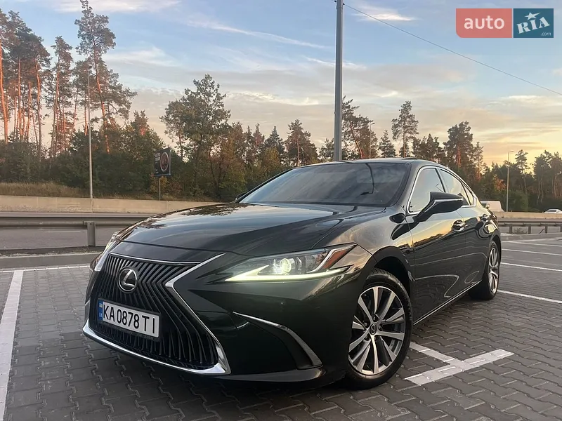 Lexus ES 2019
