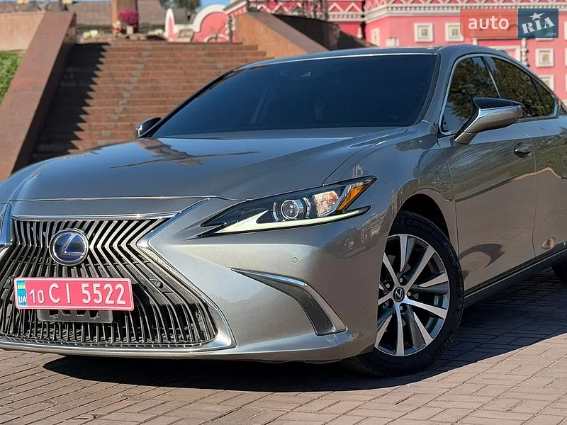 Lexus ES 2019