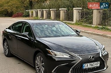 Lexus ES  2021