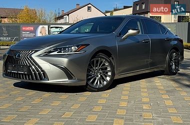 Lexus ES  2023