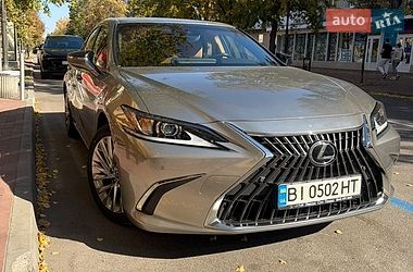 Lexus ES  2022