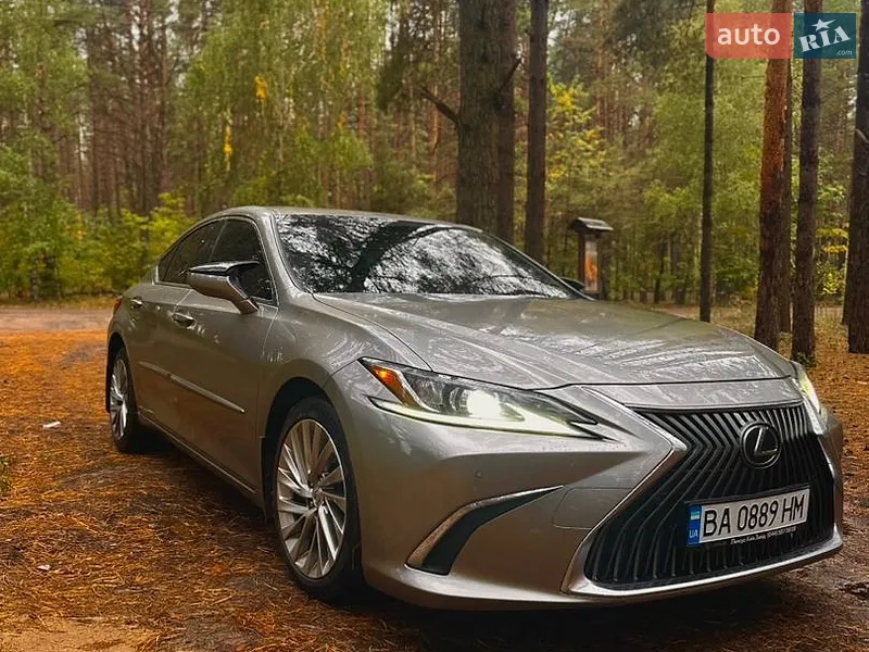Lexus ES