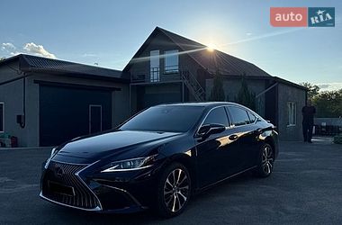Lexus ES  2021
