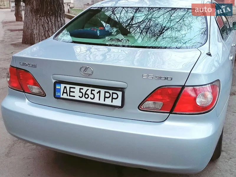 Lexus ES