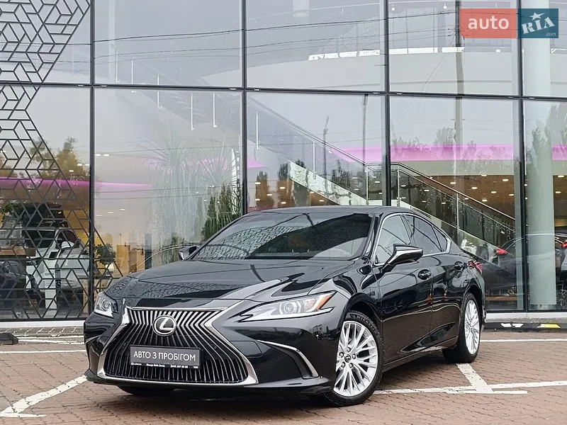 Lexus ES