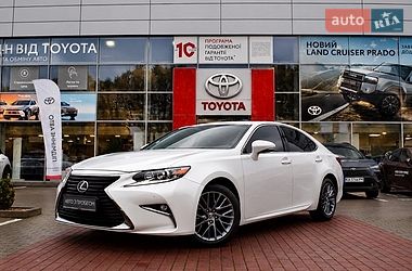Lexus ES  2018
