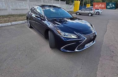 Lexus ES  2019