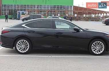 Lexus ES  2019