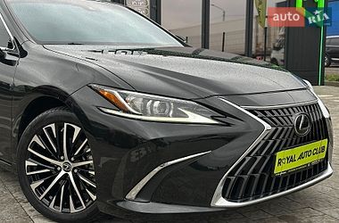 Седан Lexus ES 2023 в Львові