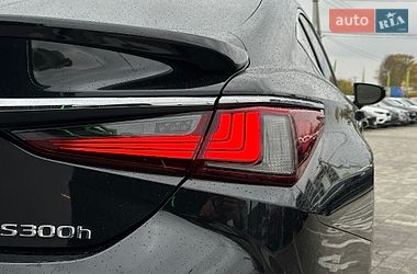 Седан Lexus ES 2023 в Львові