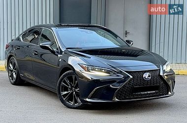 Lexus ES  2022