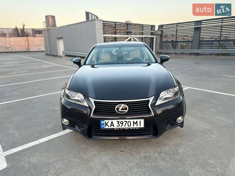 Седан Lexus GS