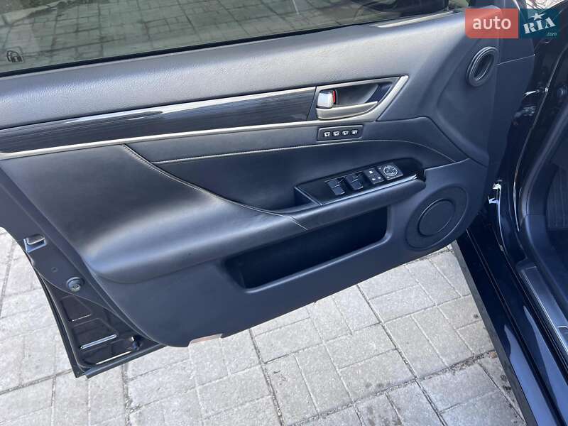 Седан Lexus GS 2013 в Краснограде