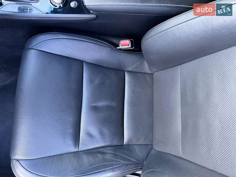 Седан Lexus GS 2013 в Краснограде