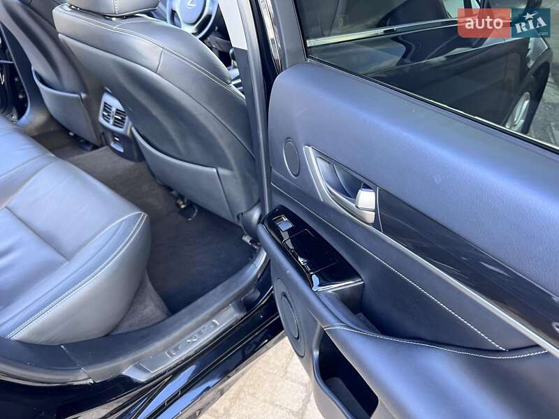 Седан Lexus GS 2013 в Краснограде