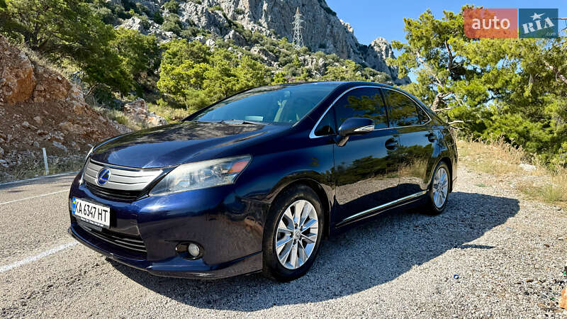 Lexus HS