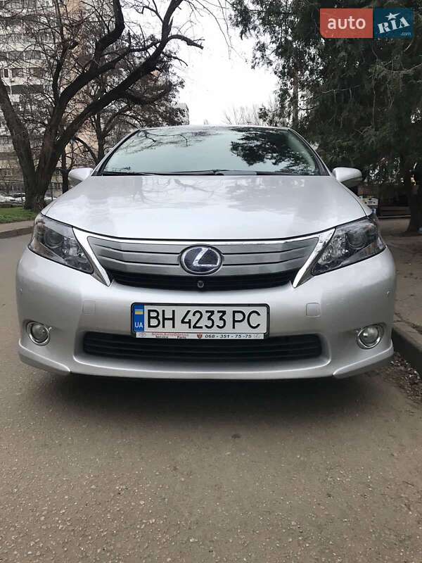 Lexus HS