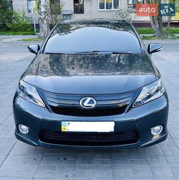 Lexus HS