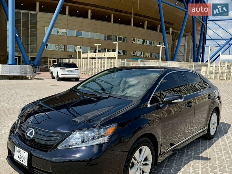 Легкові Lexus HS