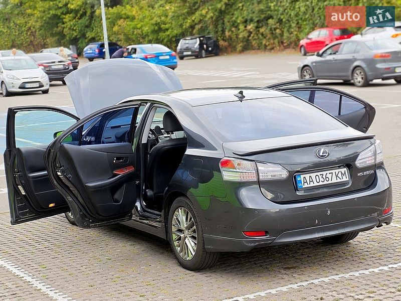 Седан Lexus HS 2011 в Киеве
