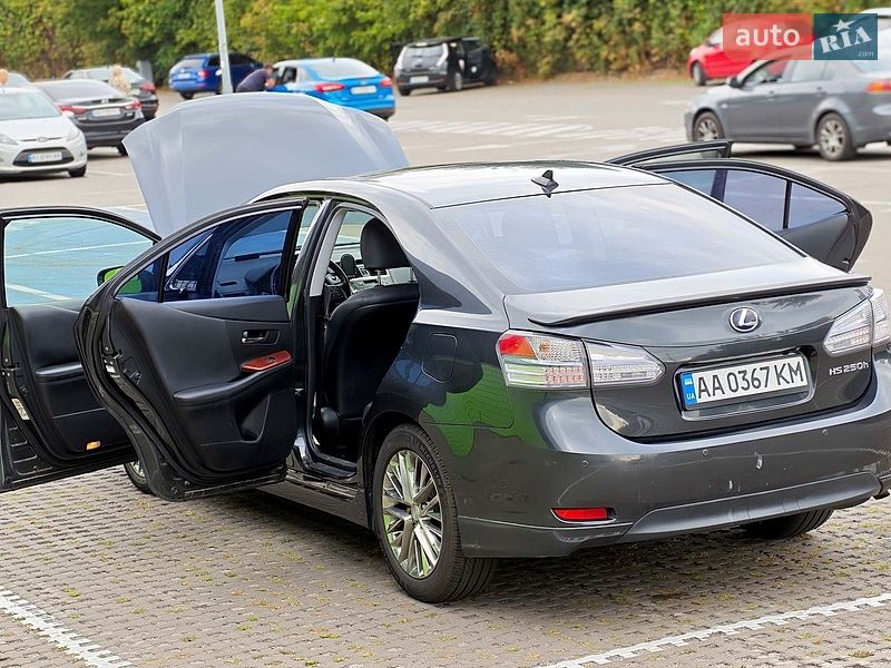 Седан Lexus HS 2011 в Киеве