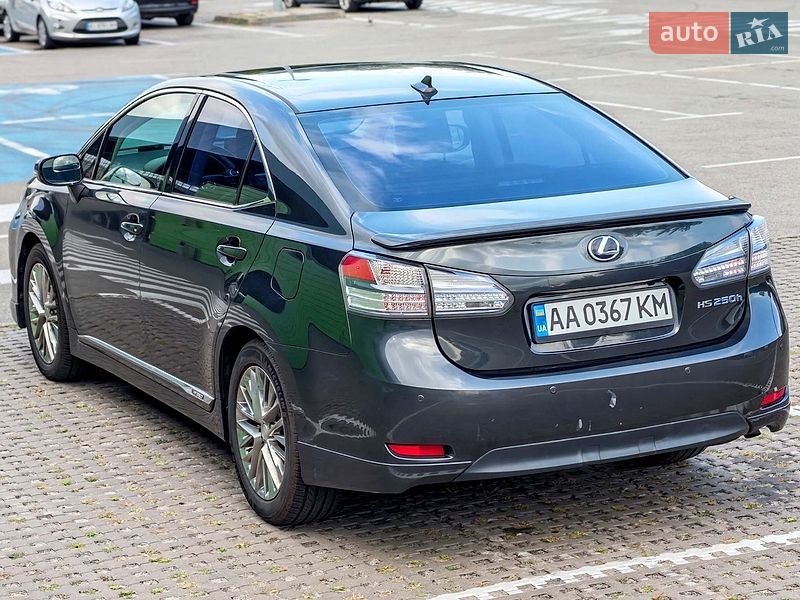Седан Lexus HS 2011 в Киеве