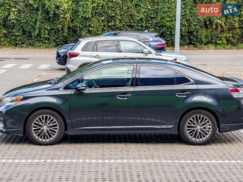 Седан Lexus HS 2011 в Киеве