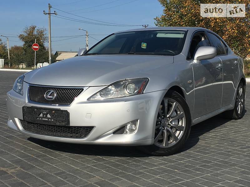 Lexus IS 2008 року
