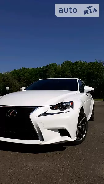 Lexus IS
