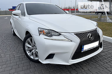 Lexus IS  2016