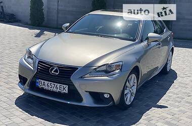 Lexus IS  2015