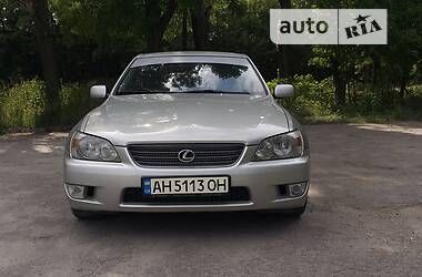 Lexus IS  2000