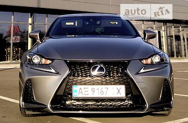 Lexus IS  2017