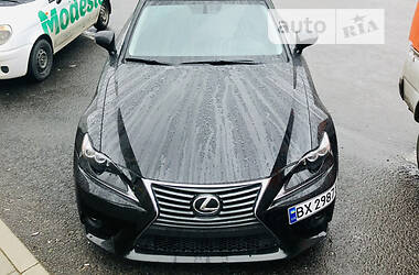 Lexus IS  2015