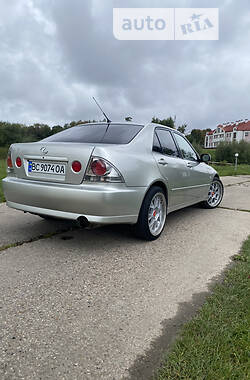 Lexus IS  1999