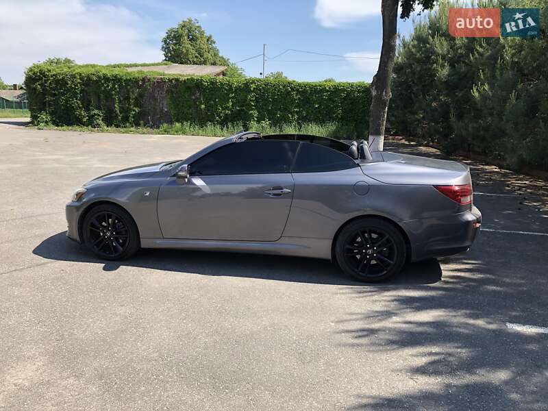 Седан Lexus IS 2014 в Гнивани