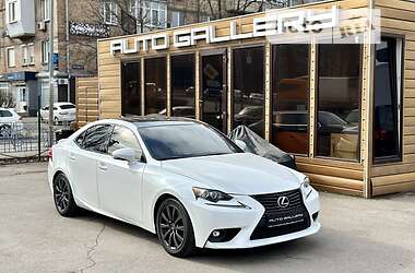 Lexus IS  2016