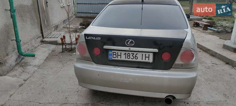Седан Lexus IS 2001 в Одессе