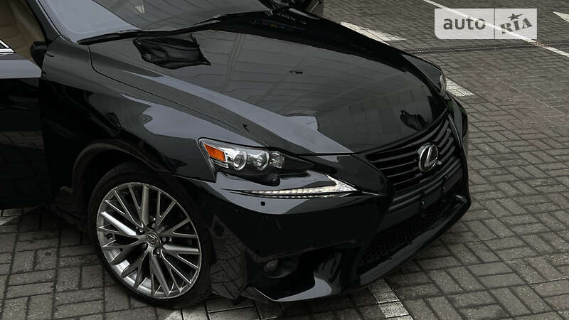 Lexus IS 2013