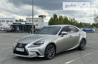 Lexus IS  2015