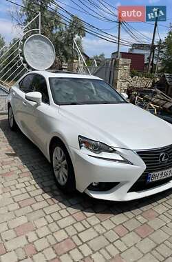 Lexus IS  2016
