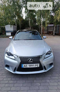 Lexus IS  2016