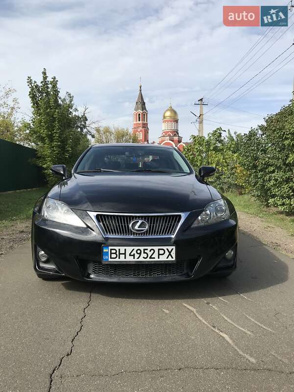 Lexus IS 2012